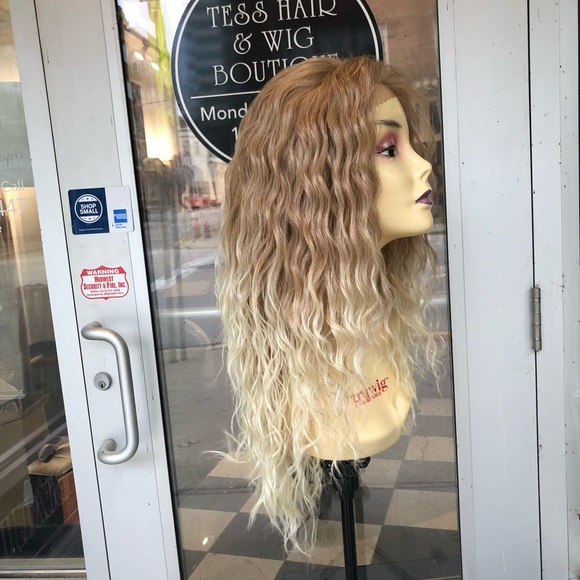 Wig lacefront long blonde 27/613 loose curly wavy ash blonde main image 7